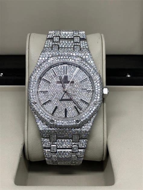 ap uhr iced out